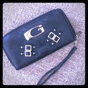 Guess wallet/wristlet/ clutch